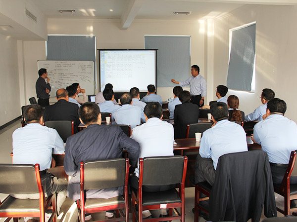 云顶国际官网人在学习法律知识